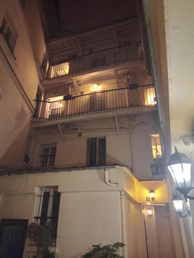 2 Pieces Paris 9 Eme Apartment ภายนอก รูปภาพ
